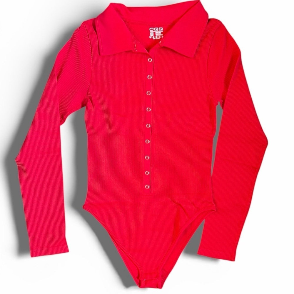 OQQ Button Up Compression Red Bodysuit Medium